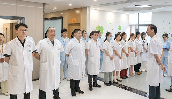 管理是護(hù)理的保障-以嚴(yán)格的規(guī)章制度培養(yǎng)一支雁群一樣的隊伍