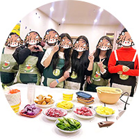 科學(xué):高級營養(yǎng)師深入臨床，了解患者情況，根據(jù)患者病情、進(jìn)行營養(yǎng)風(fēng)險調(diào)查，調(diào)理飲食搭配，臨床指導(dǎo)患者合理飲食。