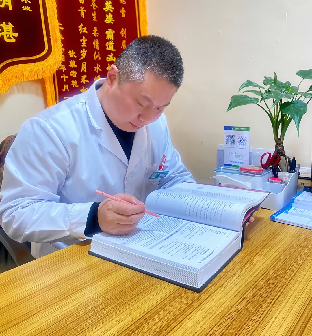 喜報(bào)!熱烈祝賀我院精神科技術(shù)骨干吳小波在《醫(yī)學(xué)創(chuàng)新與探析》上成功發(fā)表學(xué)術(shù)論文!_貴陽(yáng)正宇鐵路醫(yī)院